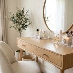 Ilustração sobre: Organização de Maquiagem: Pare de Perder Produtos e Dinheiro!